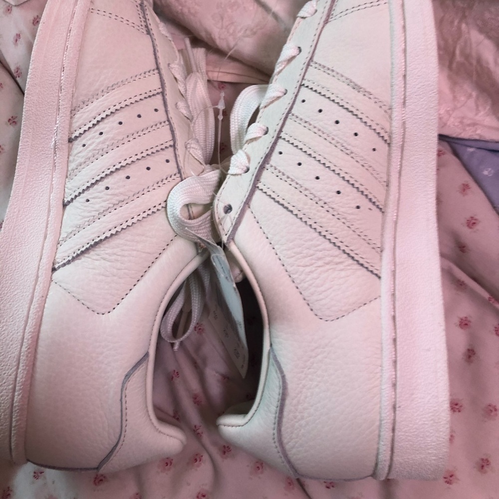 Shoes - Picture 2 of 6